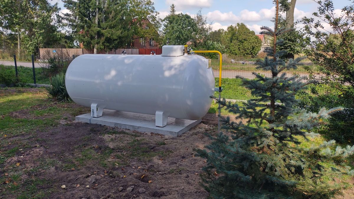 Montaż zbiornika i przyłącza na gaz płynny LPG Ostrołęka 1