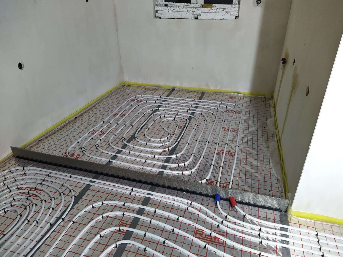 Ogrzewanie podłogowe i instalacje hydrauliczne Kadzidło 1