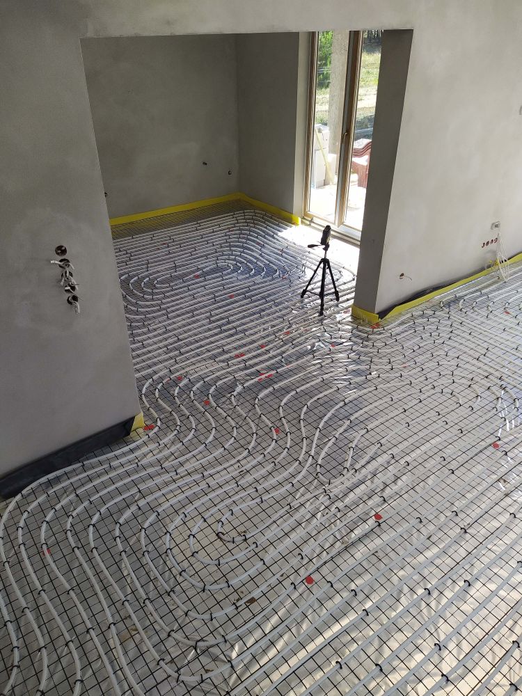 Ogrzewanie podłogowe i instalacje hydrauliczne Kadzidło 2