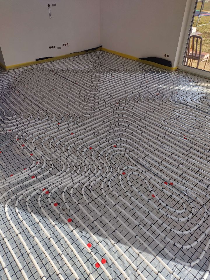 Ogrzewanie podłogowe i instalacje hydrauliczne Kadzidło 4